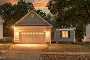 208 Autumn Glen Ln, Holly Springs, NC 27540