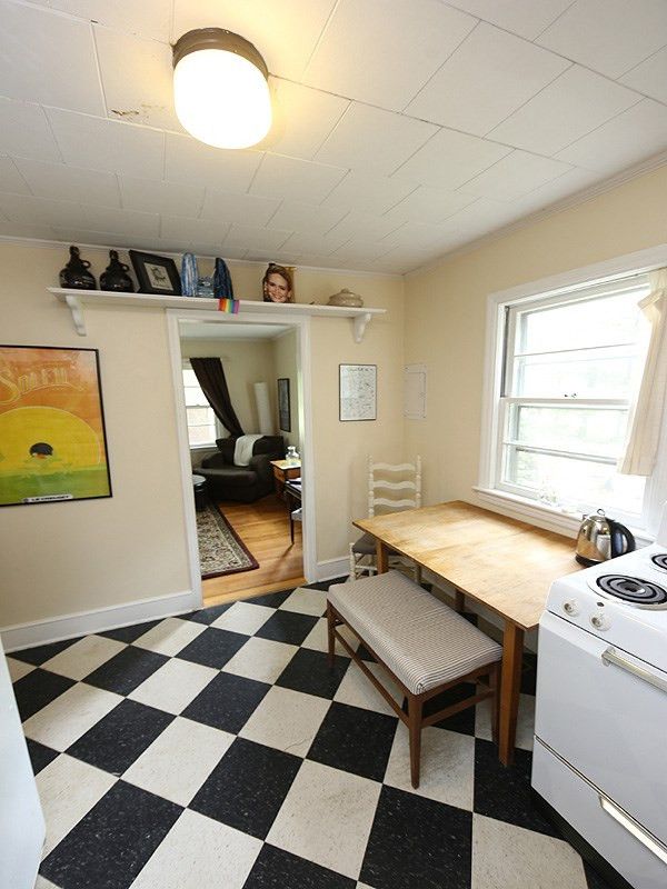 208 Barclay Rd, Chapel Hill, NC 27516