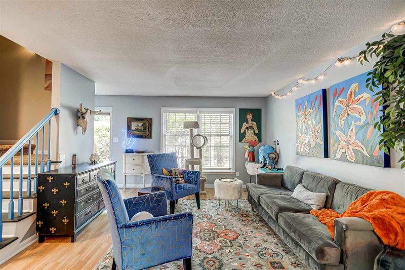208 Bay Dr, Cary, NC 27511