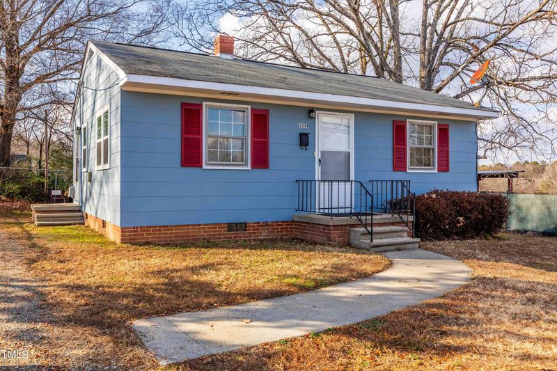 208 N Beaumont Ave, Burlington, NC 27217