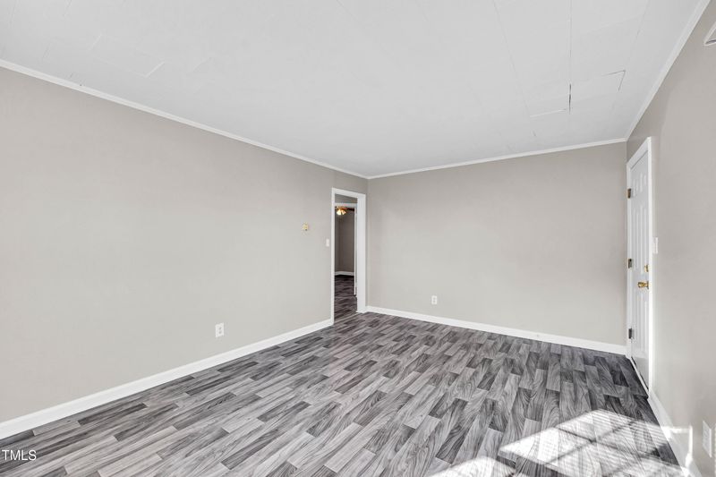 208 N Beaumont Ave, Burlington, NC 27217
