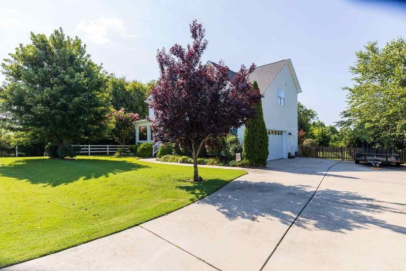 208 Bilston Dr, Clayton, NC 27520
