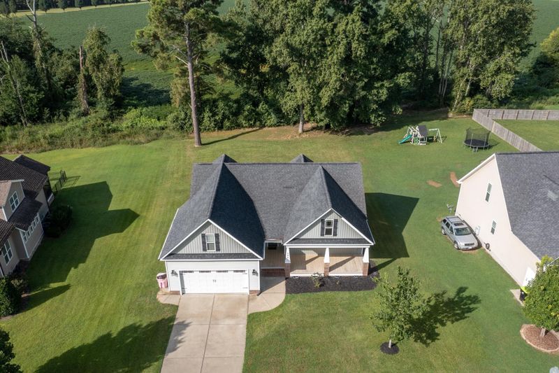 208 Braddock Dr, Lillington, NC 27546