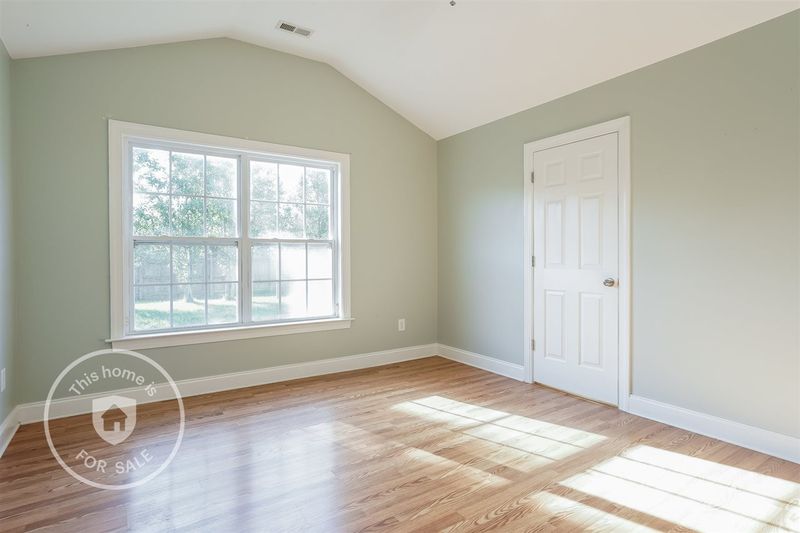 208 Braxcarr St, Holly Springs, NC 27540