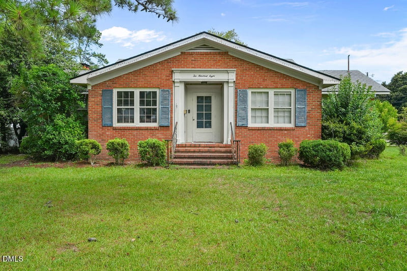 208 C St, Erwin, NC 28339
