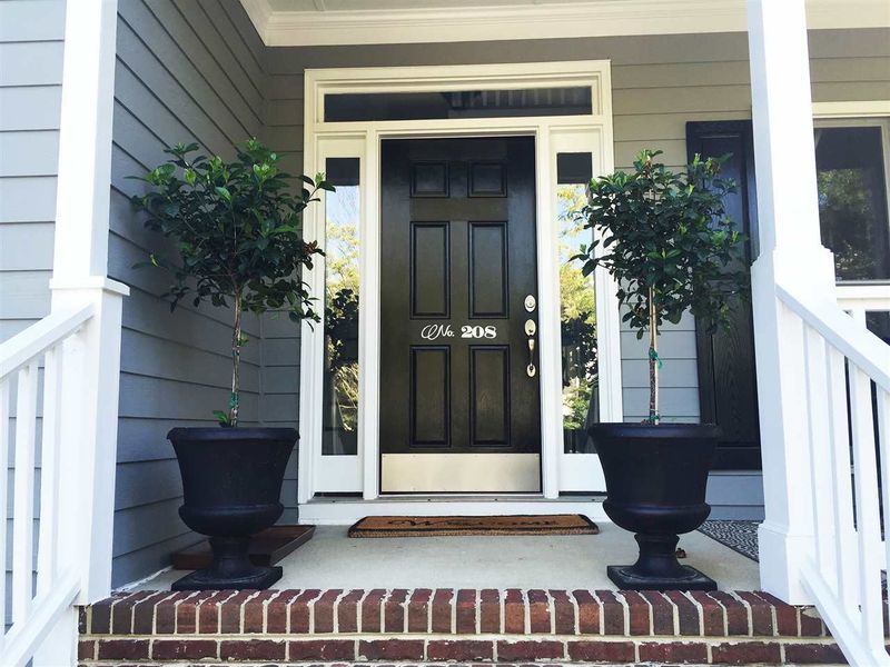 208 Calderon Dr, Chapel Hill, NC 27516