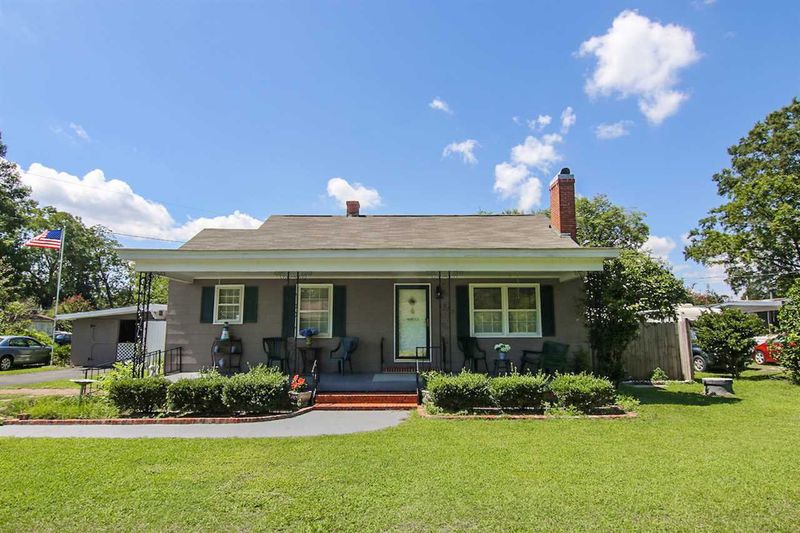 208 E Caroline Ave, Smithfield, NC 27577