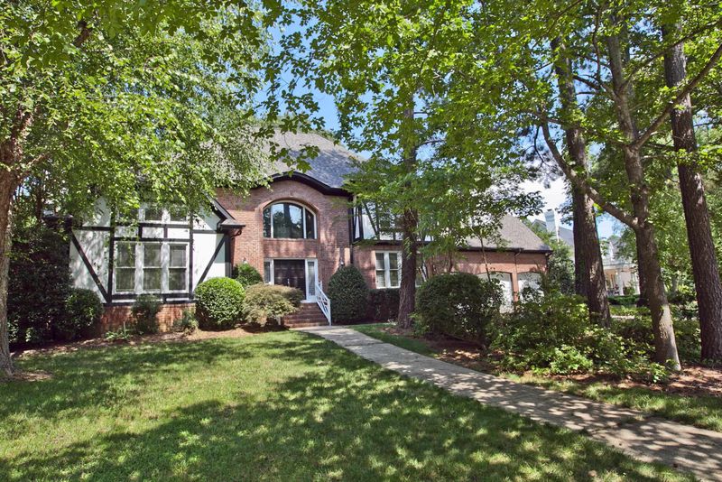 208 Chalon Dr, Cary, NC 27511