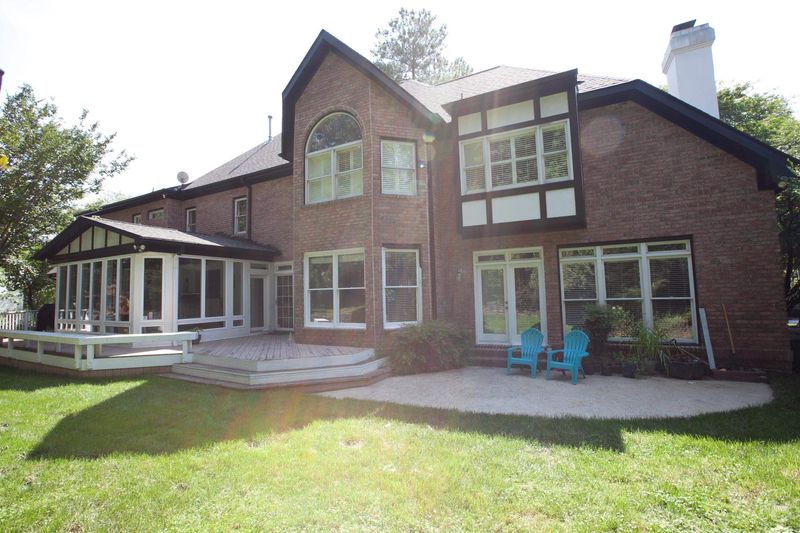 208 Chalon Dr, Cary, NC 27511