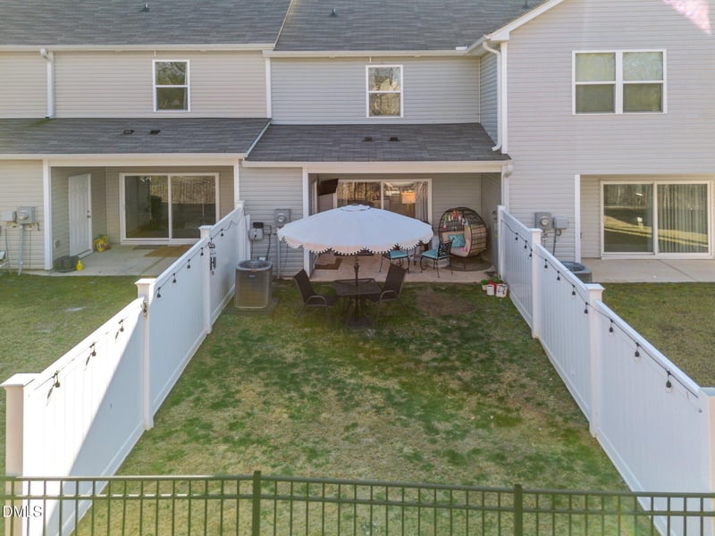 208 Chandler Ct, Sanford, NC 27330