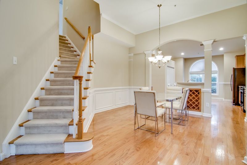 208 Chateau Pl, Chapel Hill, NC 27516