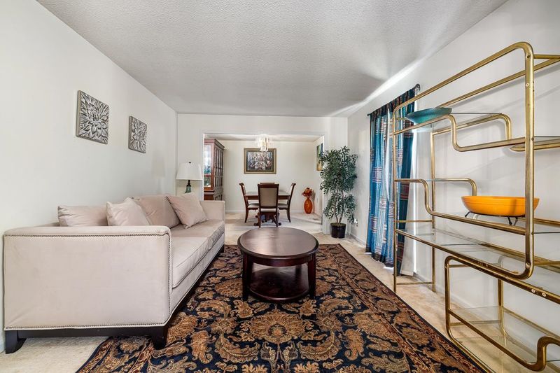 208 Chateau Rd, Durham, NC 27704