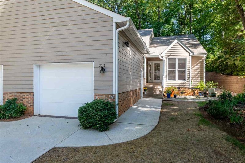 208 Chimney Rise Dr, Cary, NC 27511