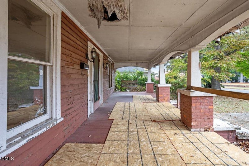 208 Church St, Benson, NC 27504