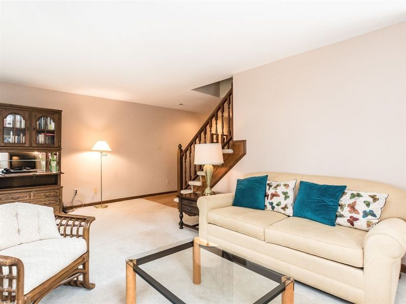 208 Clancy Cir, Cary, NC 27511