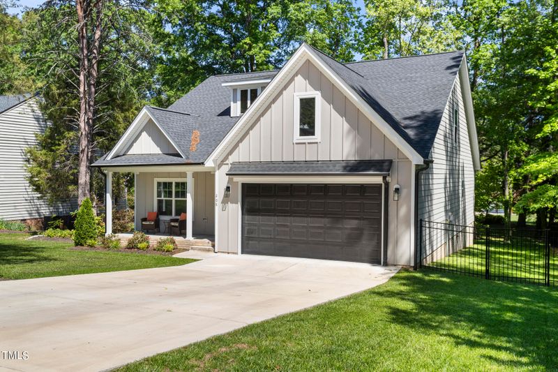 208 Coachlight Trl, Burlington, NC 27215