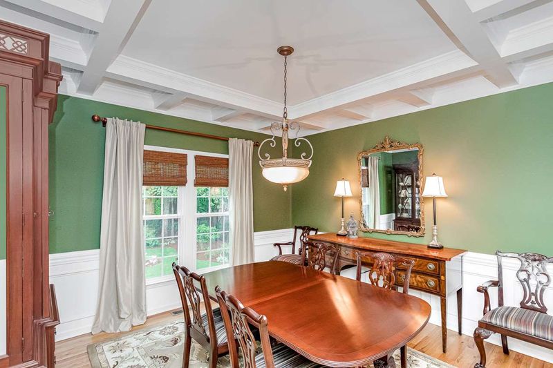208 Coltsgate Dr, Cary, NC 27518