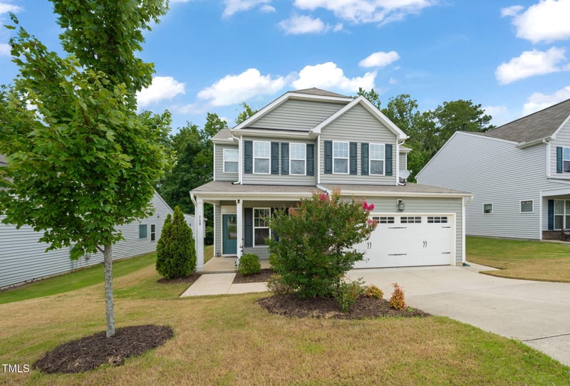 208 Copenhaver Dr, Clayton, NC 27527