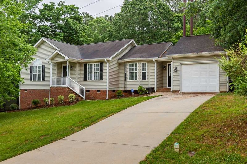 208 Crossfire Rd, Holly Springs, NC 27540