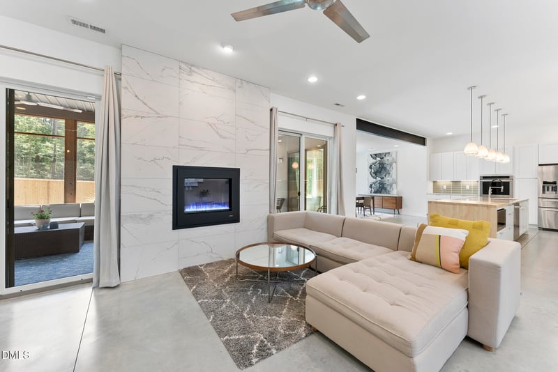 208 Curlew Dr, Chapel Hill, NC 27517