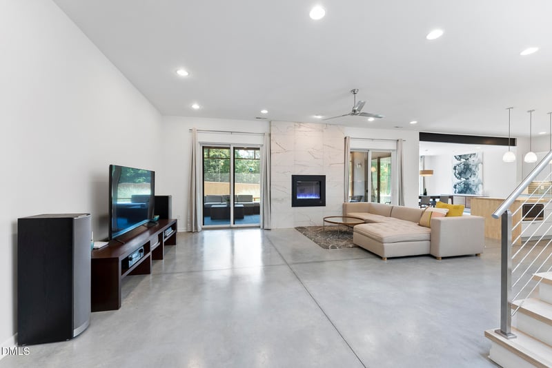 208 Curlew Dr, Chapel Hill, NC 27517