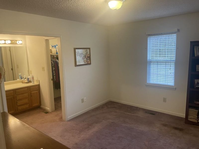 208 Davis Farm Dr, Selma, NC 27576