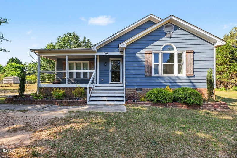 208 Deep Creek Dr, Clayton, NC 27520