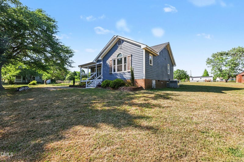 208 Deep Creek Dr, Clayton, NC 27520