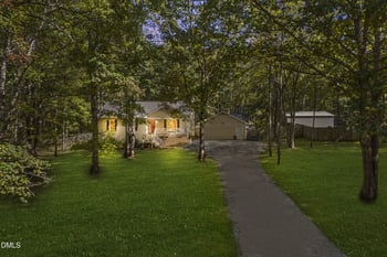 208 Essex Ln, Clayton, NC 27520