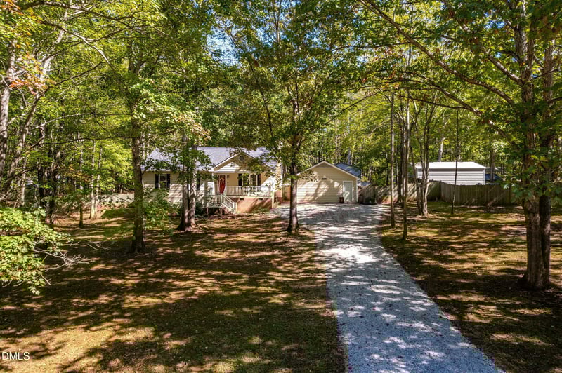 208 Essex Ln, Clayton, NC 27520