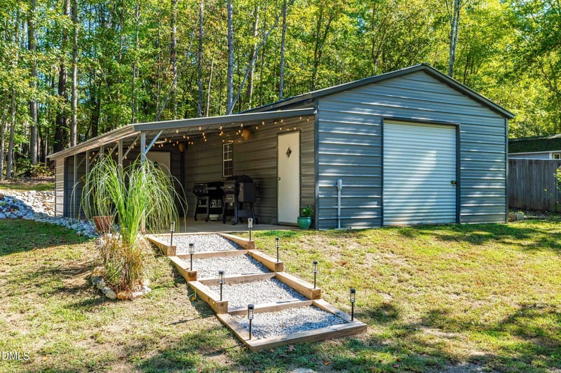 208 Essex Ln, Clayton, NC 27520