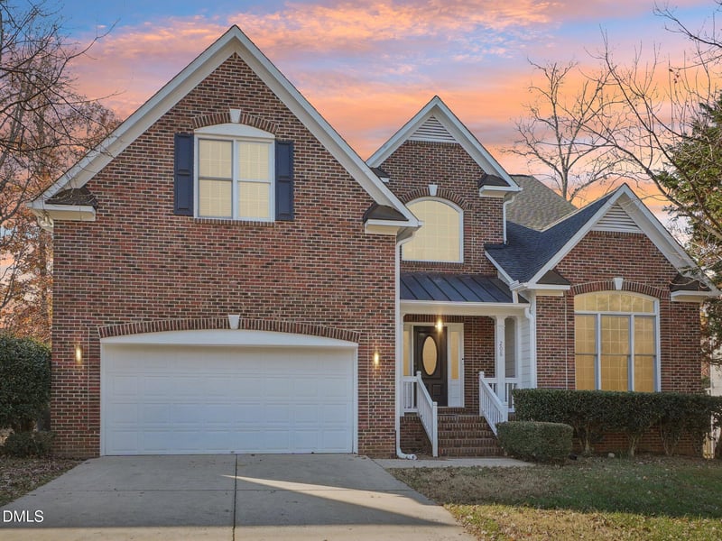 208 Evergreen View Dr, Holly Springs, NC 27540