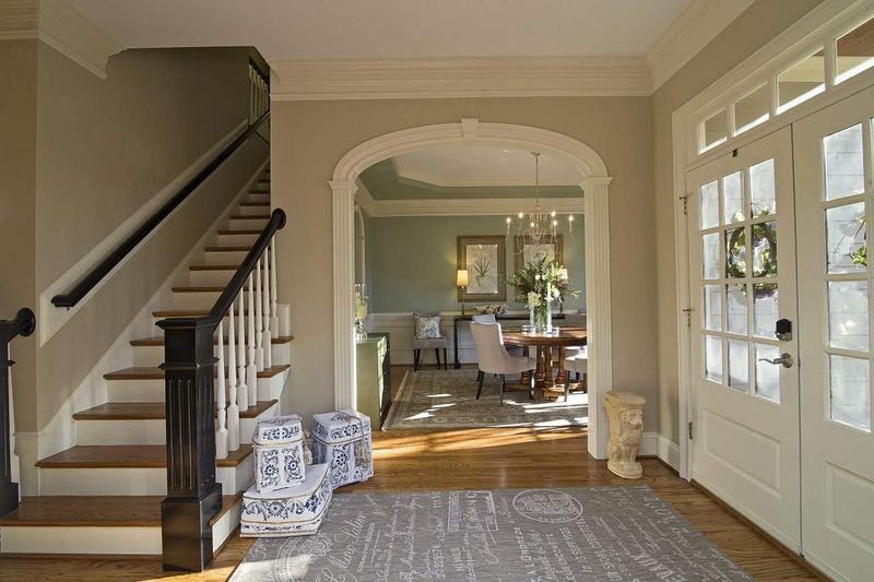 208 Falkner Dr, Chapel Hill, NC 27517