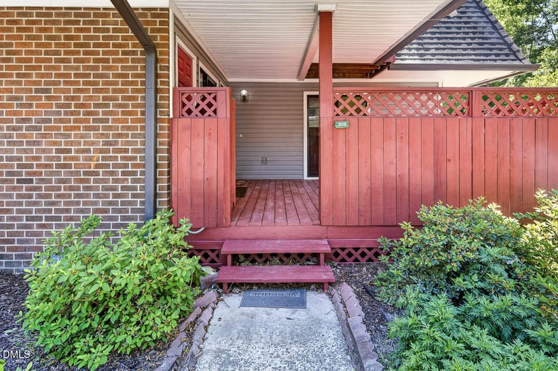 208 Finley Forest Dr, Chapel Hill, NC 27517