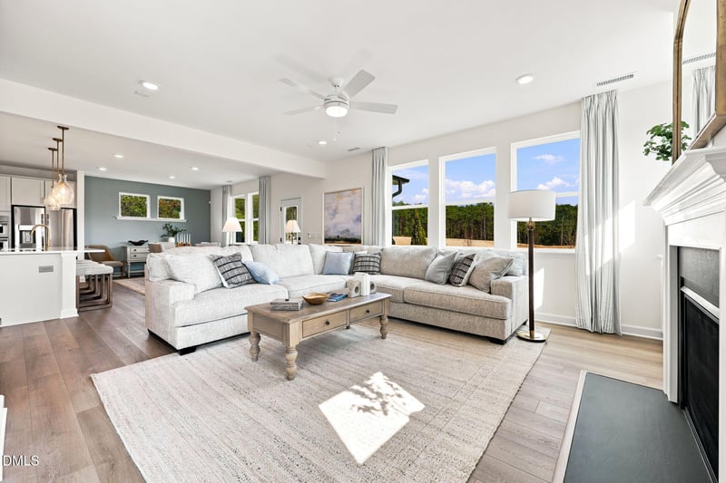 208 Gallant Pnes Dr, Holly Springs, NC 27540