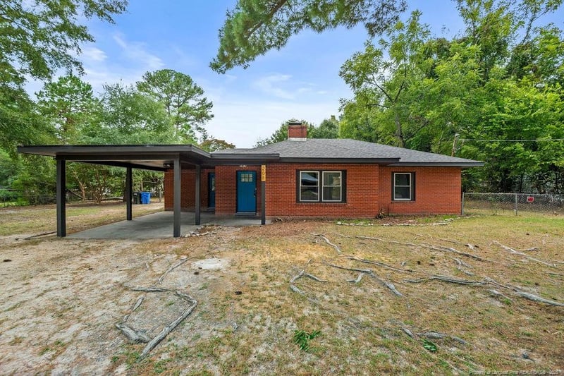 208 Gallup Dr, Fayetteville, NC 28304