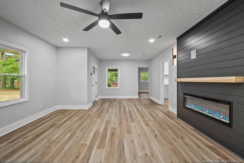 208 Gallup Dr, Fayetteville, NC 28304