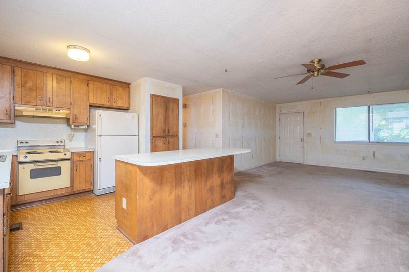 208 Galverston Dr, Durham, NC 27712