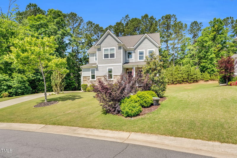 208 Gillean Ln, Holly Springs, NC 27540