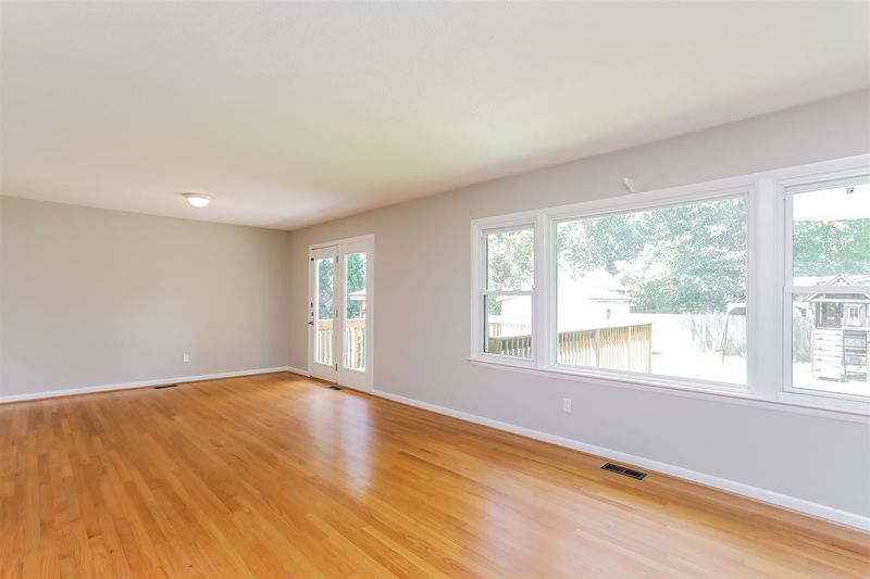 208 Gordon St, Cary, NC 27511