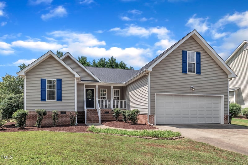 208 Grassy Meadow Rd, Holly Springs, NC 27540