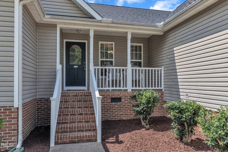 208 Grassy Meadow Rd, Holly Springs, NC 27540