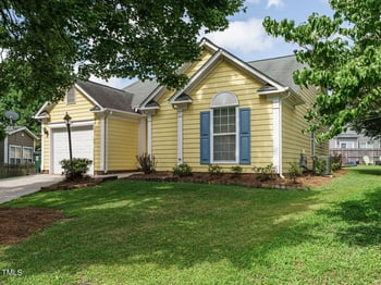 208 Hallwood Ct, Holly Springs, NC 27540