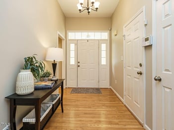 208 Hallwood Ct, Holly Springs, NC 27540