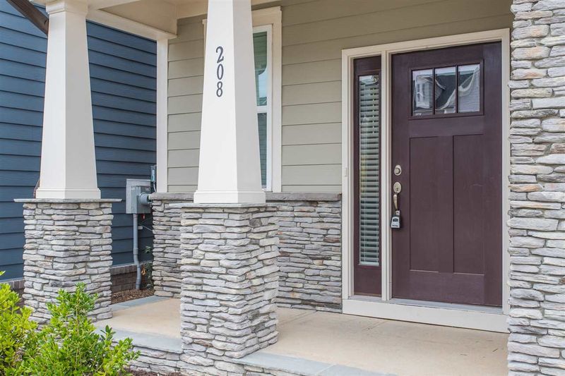208 Hensley Oak Way, Holly Springs, NC 27540