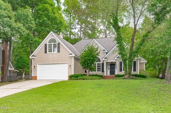 208 Hickory Glen Ln, Holly Springs, NC 27540