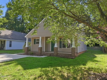 208 Highgate Cir, Wake Forest, NC 27587