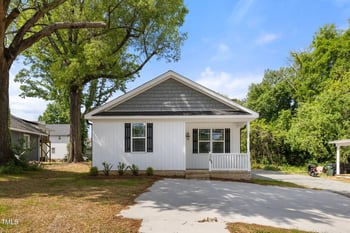 208 Holt St, Burlington, NC 27217