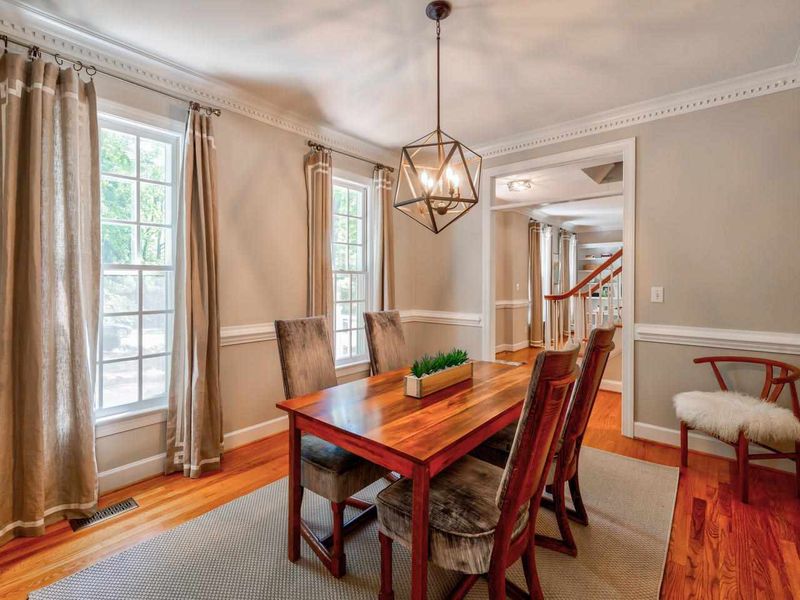 208 Ironwoods Dr, Chapel Hill, NC 27516