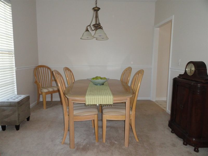 208 Leafgate Ct, Holly Springs, NC 27540